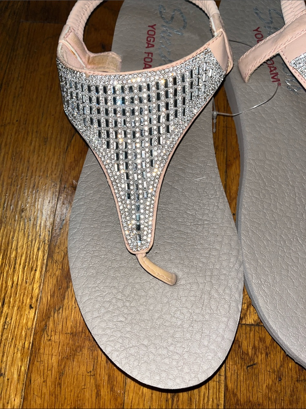 NWOT Skechers Yoga Mat Women's Light Pink Rhinestone Thong Bling Sandals Size 10 - Picture 4 of 10